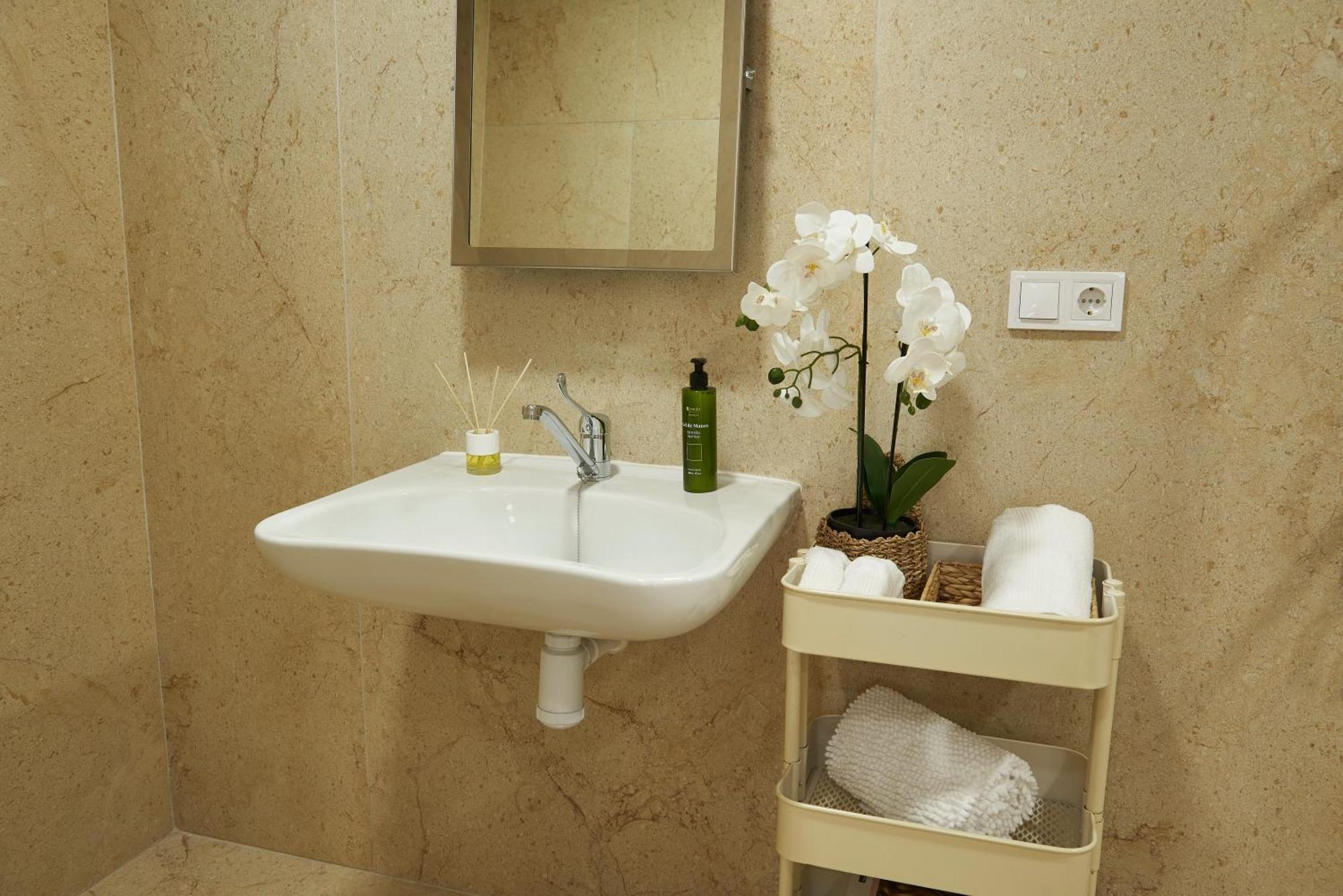 Appartamento Loft 9 Valenza Esterno foto